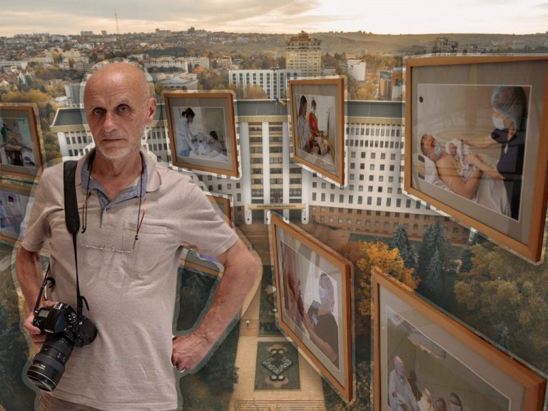 (PHOTO GALLERY) Tribute to the doctors inside the Parliament