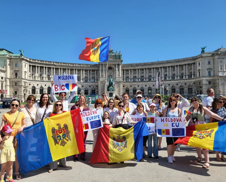 EU and Moldova flags on the streets of Vienna!