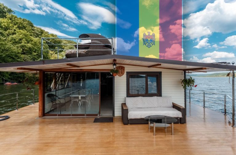 “Dream floating villa” – one of a kind in Moldova! See how much it costs