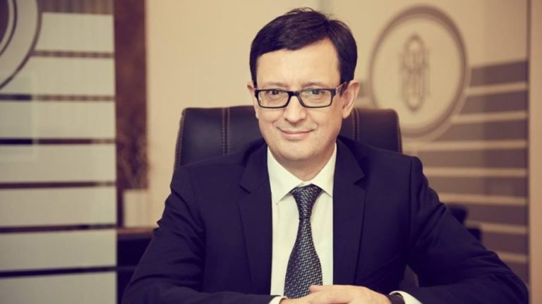 When will the monetary policy be relaxed, according to Octavian Armașu