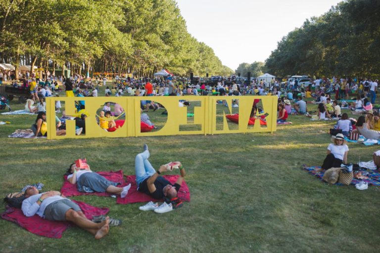 Camping, vegetarian cuisine and international artists at Hodina Fest
