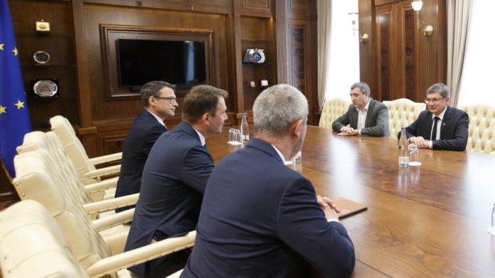 Presedintele USR in vizita la Chisinau Presedinte USR Chisinau