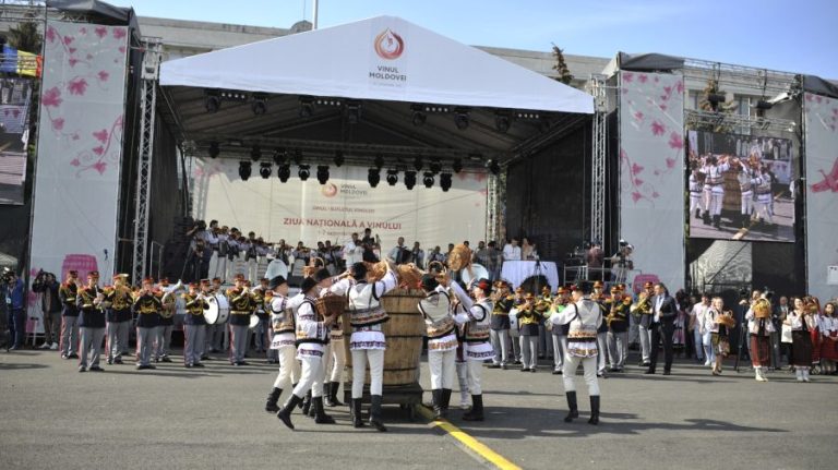 The National Wine Day returns with the 21st edition, under the slogan “My wine brings peace, turning hate into love”