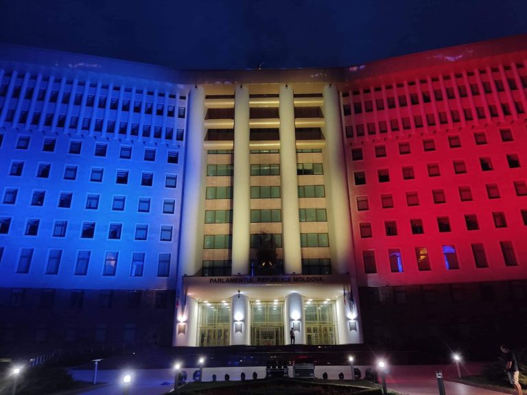 The tricolor, projected on the Parliament building on Romanian Language Day
