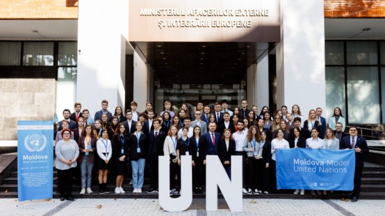 The participants of the UN Model undertook a study visit to the MAEIE