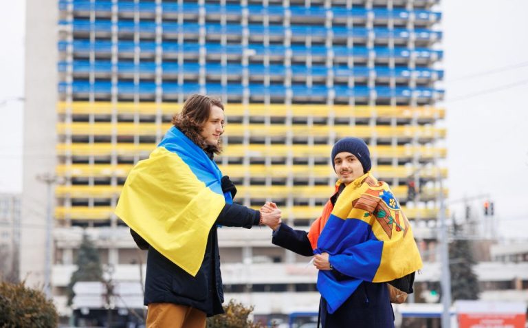 Ukrainian refugees will be able to work in Moldova without residence permit!