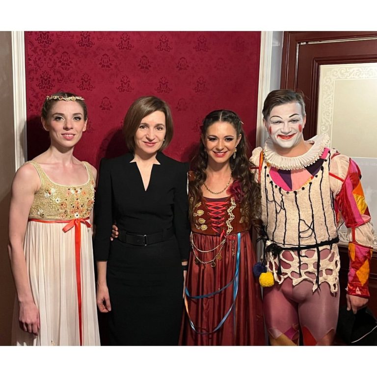 Maia Sandu met with the Moldovan dancers from the State Opera in Prague