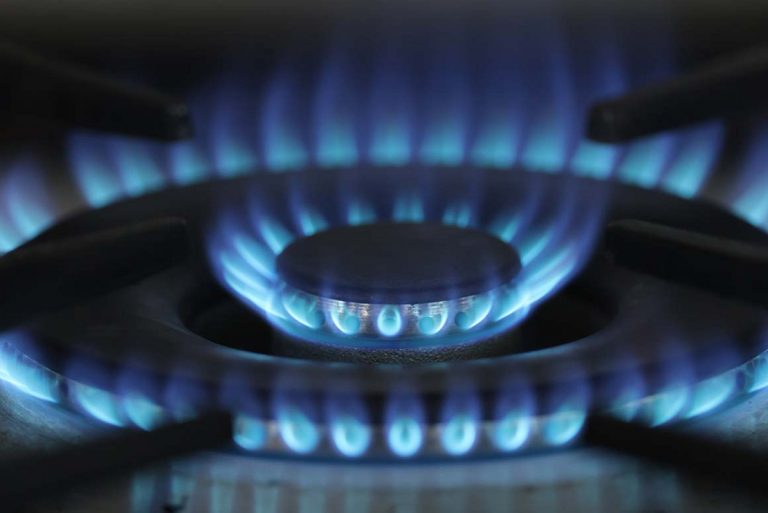 What natural gas reserves does Moldova have and for how long would they suffice?