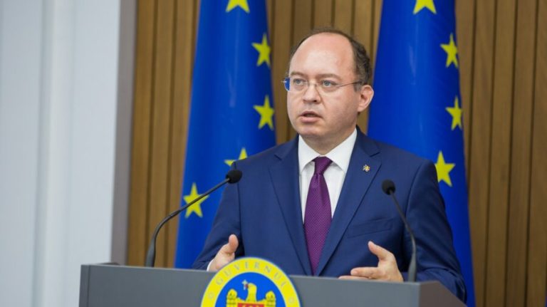 Aurescu admires the determination of the Moldovans: Superimposed and artificially generated crises