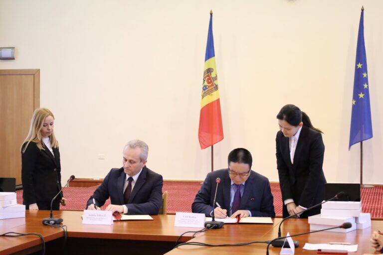 China offers about 1,500 high-performance tablets to the Republic of Moldova