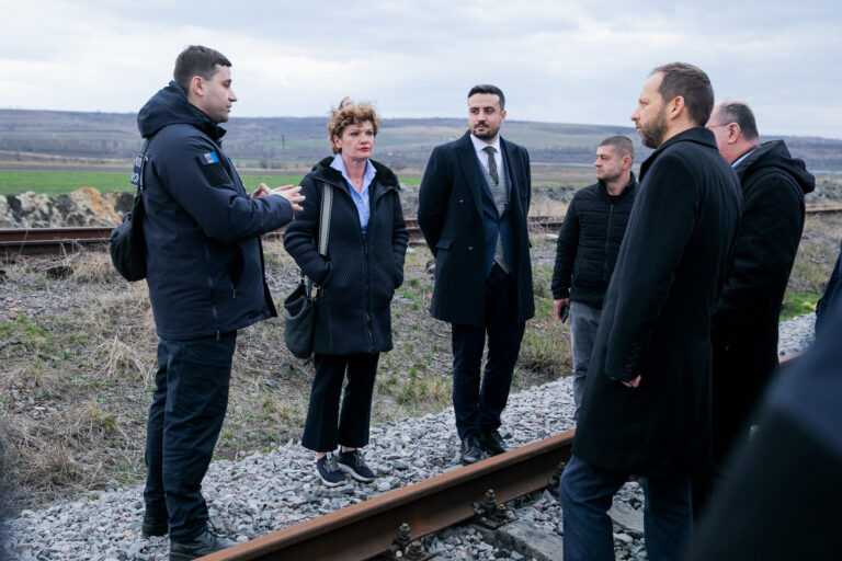 The Secretary of State for Transport, Mircea Păscăluță, met with Maja Bakran, Deputy General Director of DG MOVE and the Ambassador of the EU