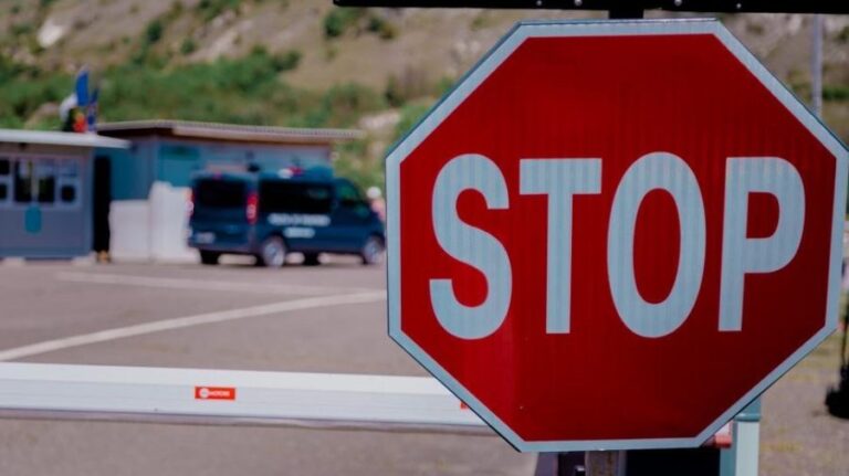 To the attention of tourists: how money is transported across the state border