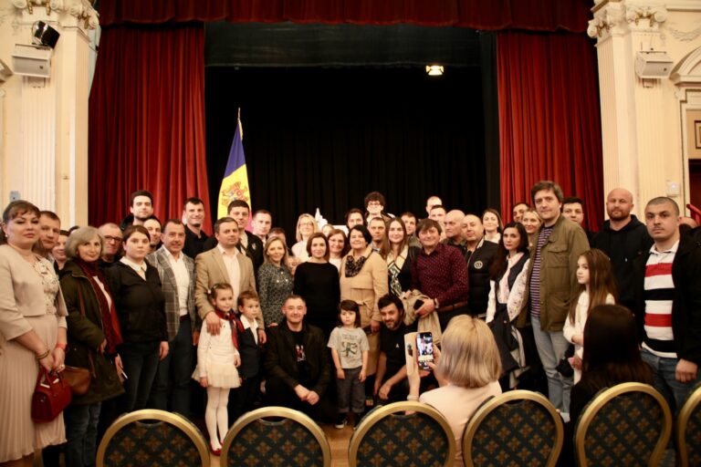 Moldovan President Maia Sandu met with the Diaspora in London