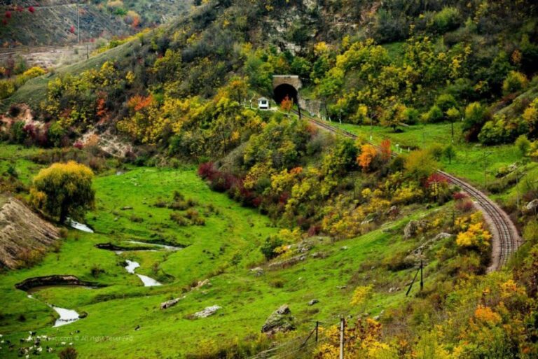 Ciorna River Gorge: Key Facts, 120 km from Chișinău