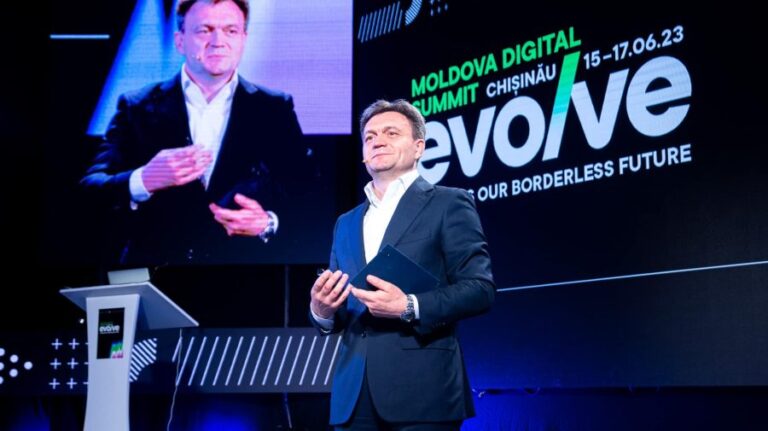 PM Recean Emphasizes Digital Transformation at Moldova Digital Summit