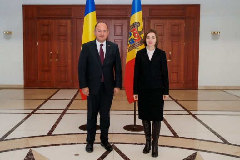 President Maia Sandu awarded Bogdan Aurescu with the “Order of Honor”