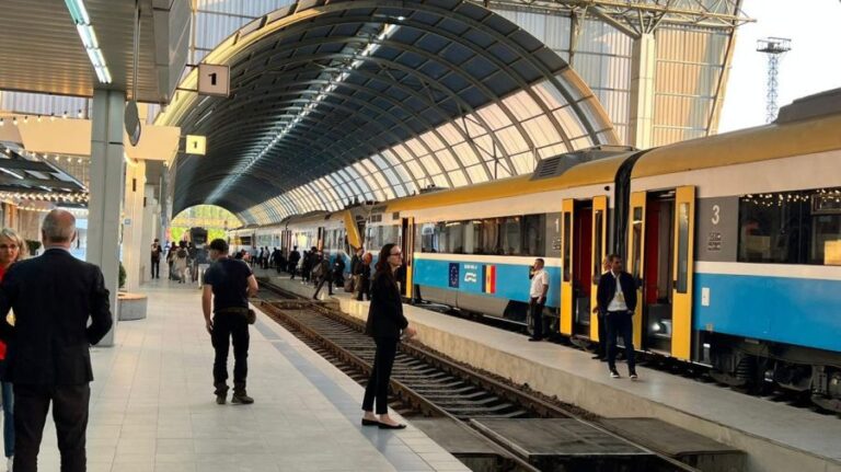 The comfort of journalists towards Bulboaca: CFM spent over four million lei for the repairing of trains