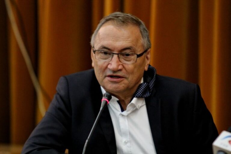 The National Museum of Romanian Literature invites you to a meeting with Dinu Flămând – a French poet, translator, journalist, and Romanian diplomat