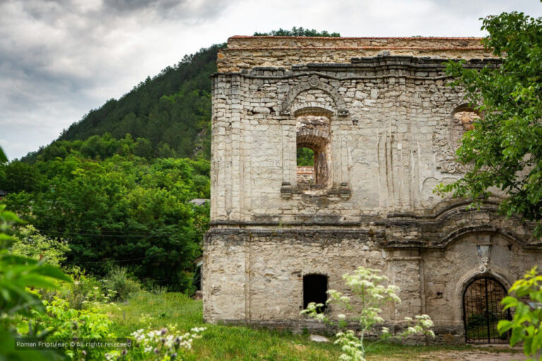 Rașcov – One of Moldova’s Most Picturesque Villages through the Lens of Photographer Roman Friptuleac