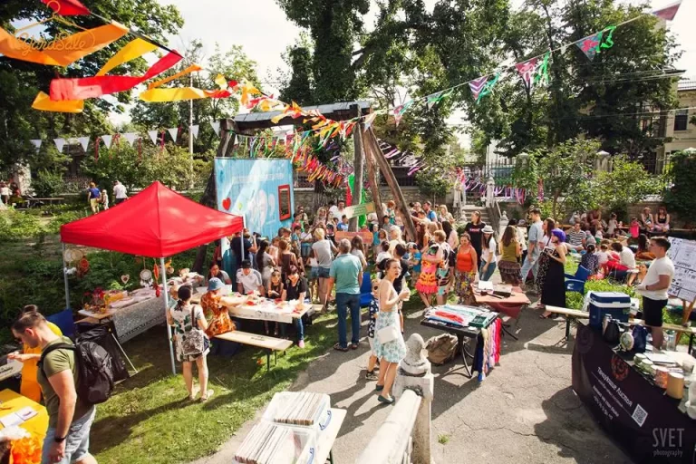 Yardsale Extravaganza: Vintage Treasures, Handmade Jewelry, and Summer Vibes Await!