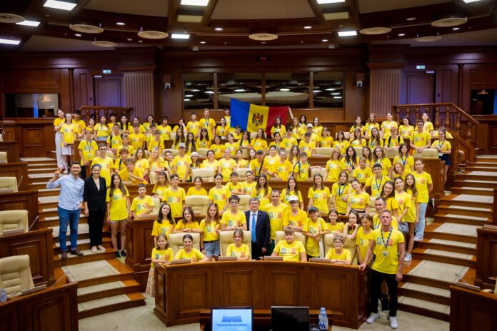 copii-Parlament