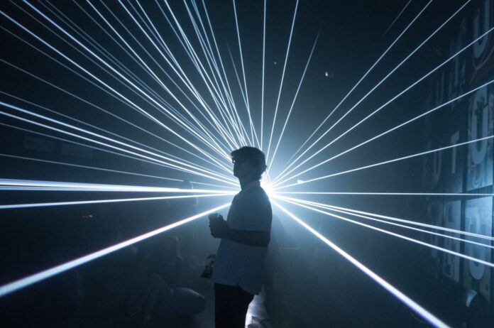 mediacor-joc-de-lumini