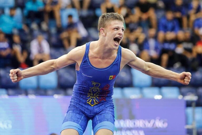(PHOTO) Moldovan athlete Alexandru Solovei took second place at the World Greco-Roman Wrestling Championship