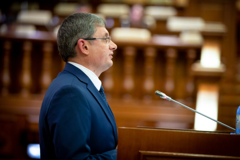 Parliament Takes Aim at Drunk Drivers: Proposes Lifetime License Bans and Tougher Laws