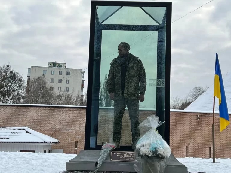 Monument Honoring Moldovan-Born Ukrainian Hero, Shot by Russians, Unveiled in Kiev