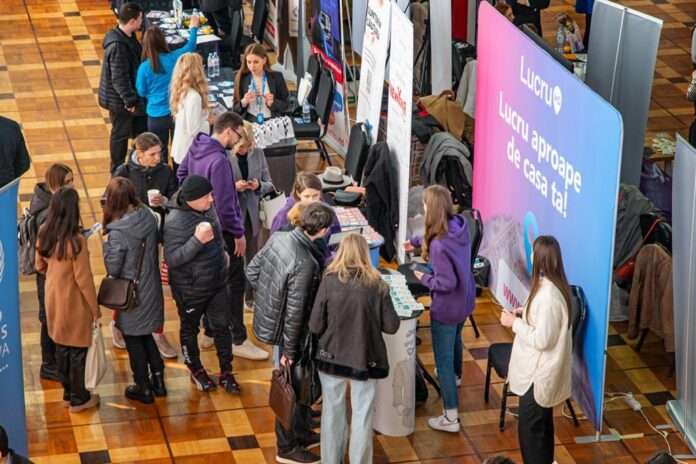 High salary and work close to home. What else Moldovan job seekers want - Lucru.md