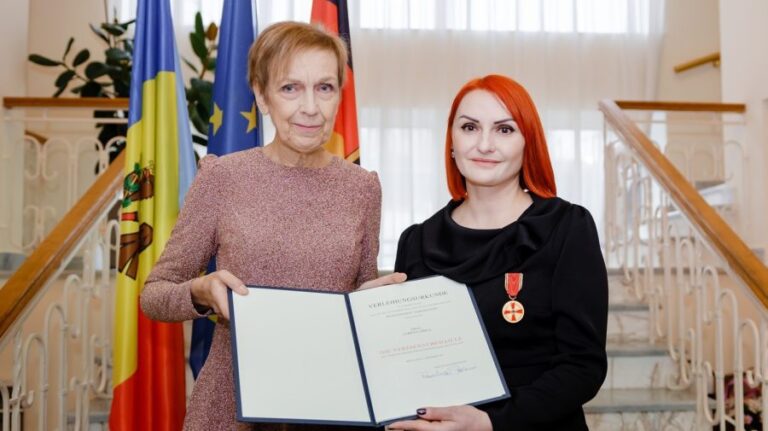 Director of Goethe-Zentrum Chisinau Corina Girla was awarded the Order of Merit of the Federal Republic of Germany