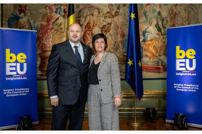 24002755_big1713254156