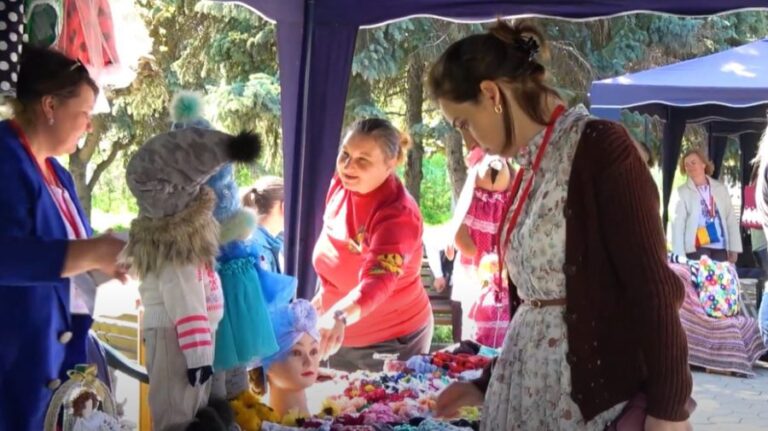 (VIDEO) Job and handicraft fair in Anenii Noi offered new opportunities for local people and refugees