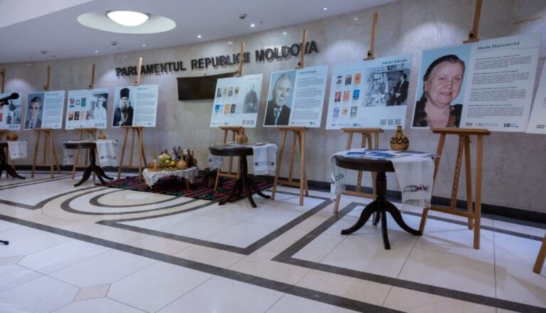 Gagauz Writing and Language Day at the Parliament in PICTURES