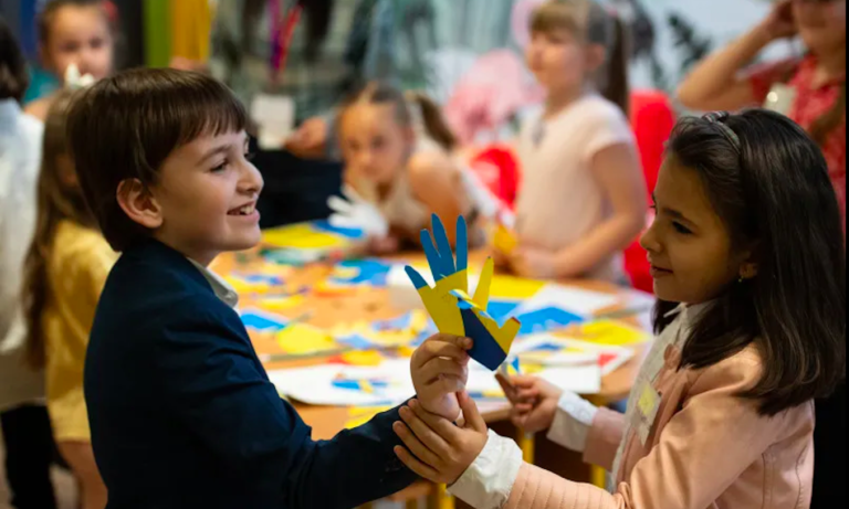 An increasing number of Ukrainian refugee children are attending schools in Chisinau! Currently, there are 929 Ukrainian pupils enrolled in schools