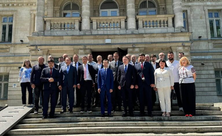 In Chisinau, the “Pact for Europe” was signed with the participation of 13 political parties