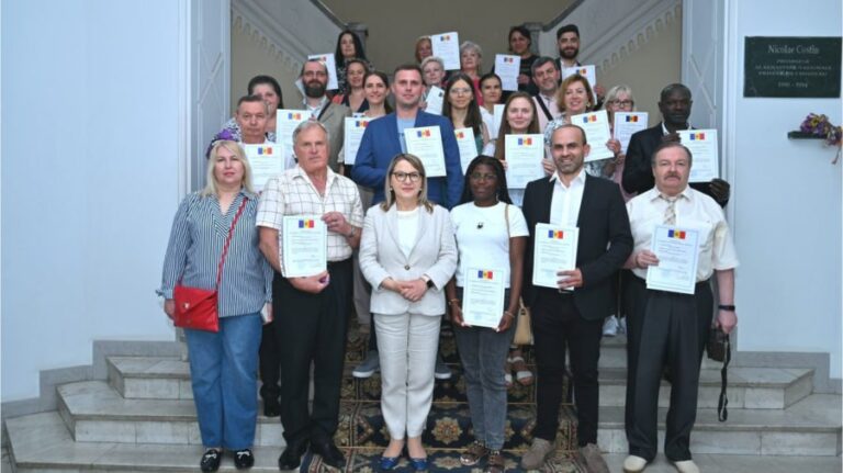 Big emotions for 21 foreign citizens! They obtained citizenship of the Republic of Moldova