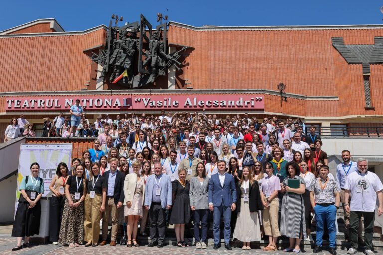 (PHOTO) Youth empowerment – was the central theme of the Youth Forum of the Republic of Moldova 2024