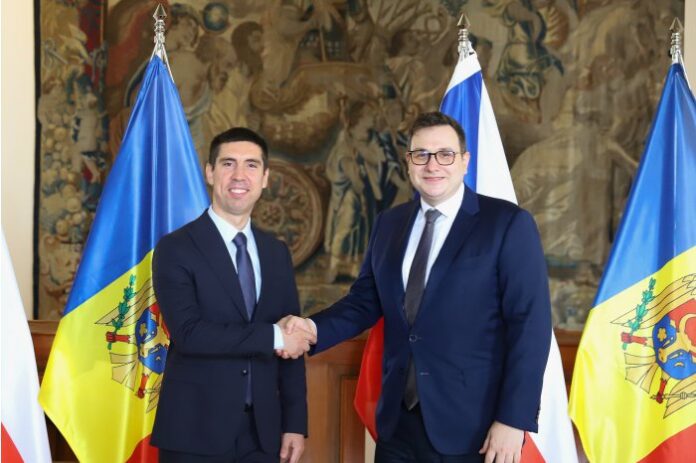 24006747_big1725015809