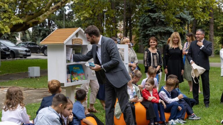 Bringing Europe Closer with a Book: Six Book Sharing Stations Have Been Installed Around the Government Building