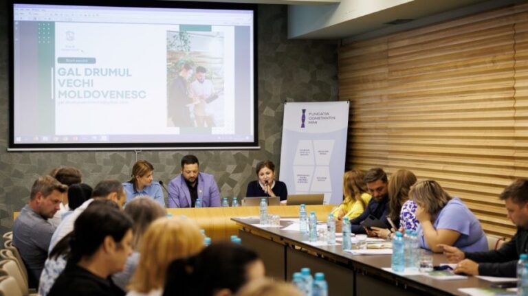 The Moldovan-Romanian Civil Society Forum brought together 70 participants from both sides of the Prut River in Chisinau