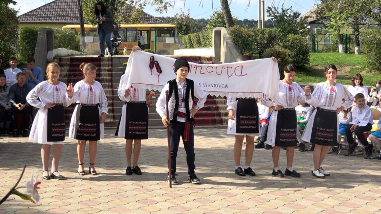 The 24 children from the “Opincuta” ensemble from Vishniovca, Cantemir, promote local culture and traditions
