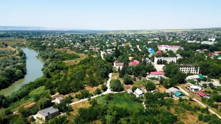 (VIDEO) Cantemir’s Oak, Traian’s Wall, and Stephen the Great’s Servants. Discovering Leova in the Prut Valley