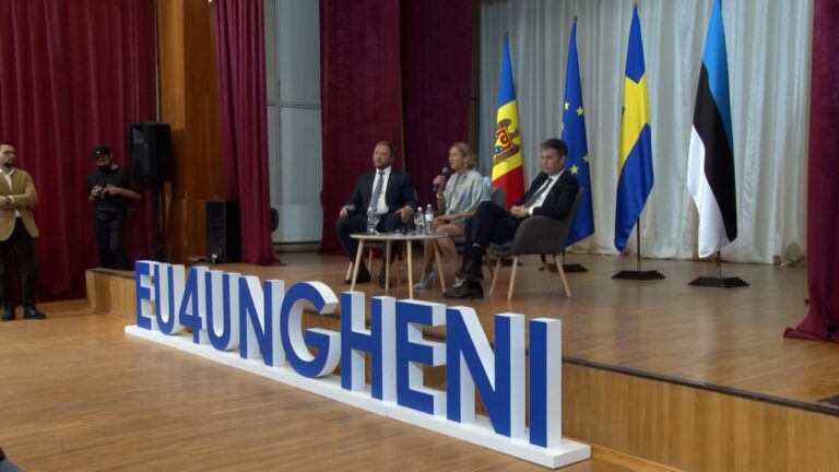 (VIDEO) The EU ministers discuss the benefits of joining the European Union with Ungheni residents