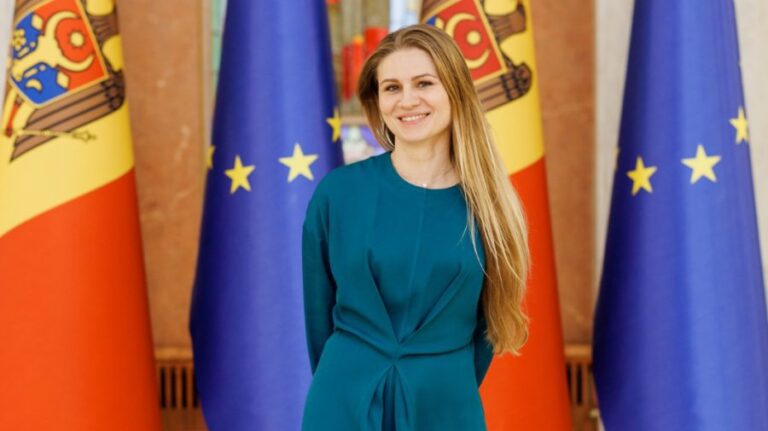 (DOC) Irina Gotisan leaves the Presidency. Which official will advise Maia Sandu on communications?