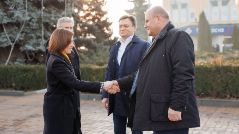 Sandu, Recean, and Serebrian Conduct Working Visit to Security Zone Localities Affected by Energy Crisis