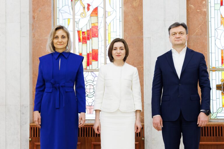 Official! New Minister of Economy, Doina Nistor, has taken the oath of office