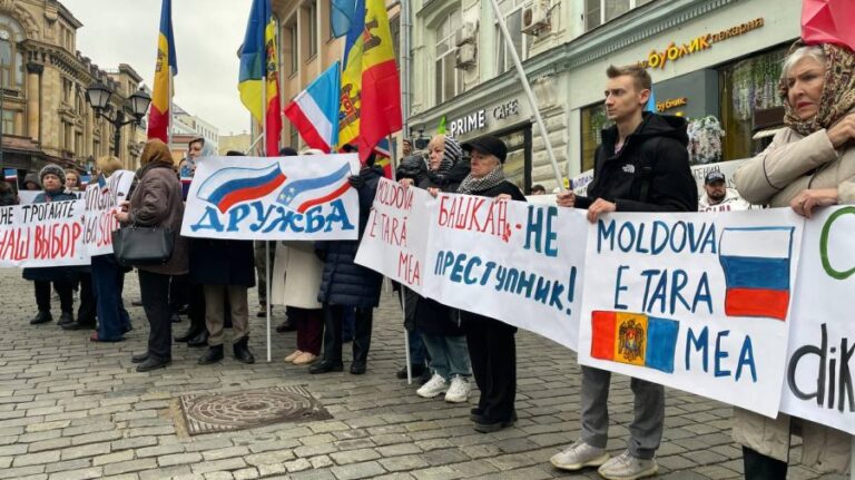 Moscow Students Forced to Attend Pro-Gutsul Protest at Moldovan Embassy