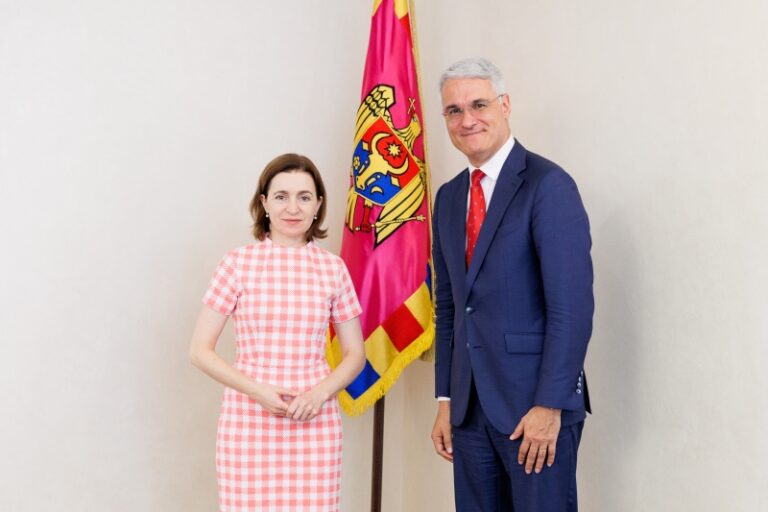 President Maia Sandu and Romanian Minister Dragos Pislaru Discuss Strategic Projects and EU Integration