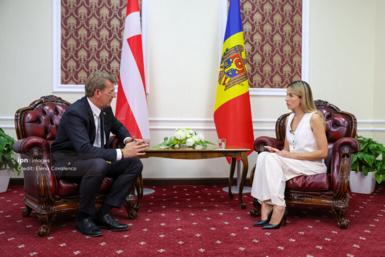 Neutrality does not exclude the need to be able to defend yourself and your country, Danish minister